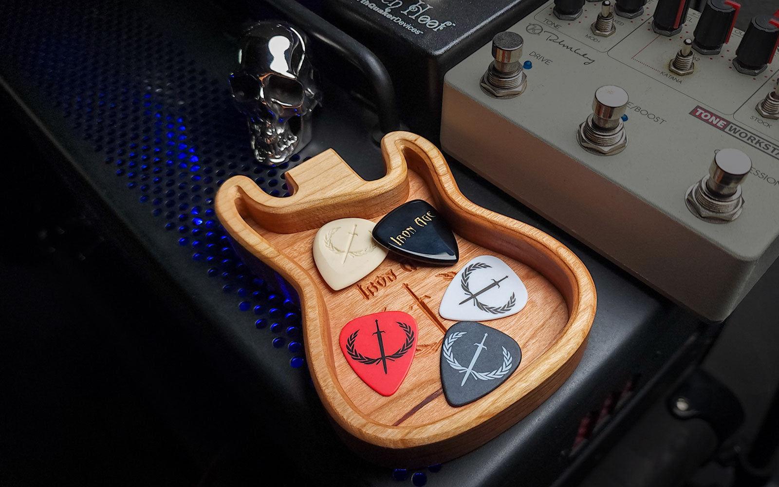 how to make a wooden guitar pick tray