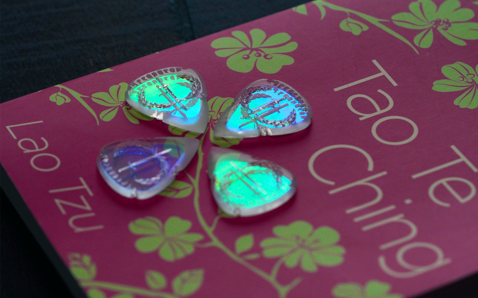 Guitar Pick Shape Impacts Tone: Here's How