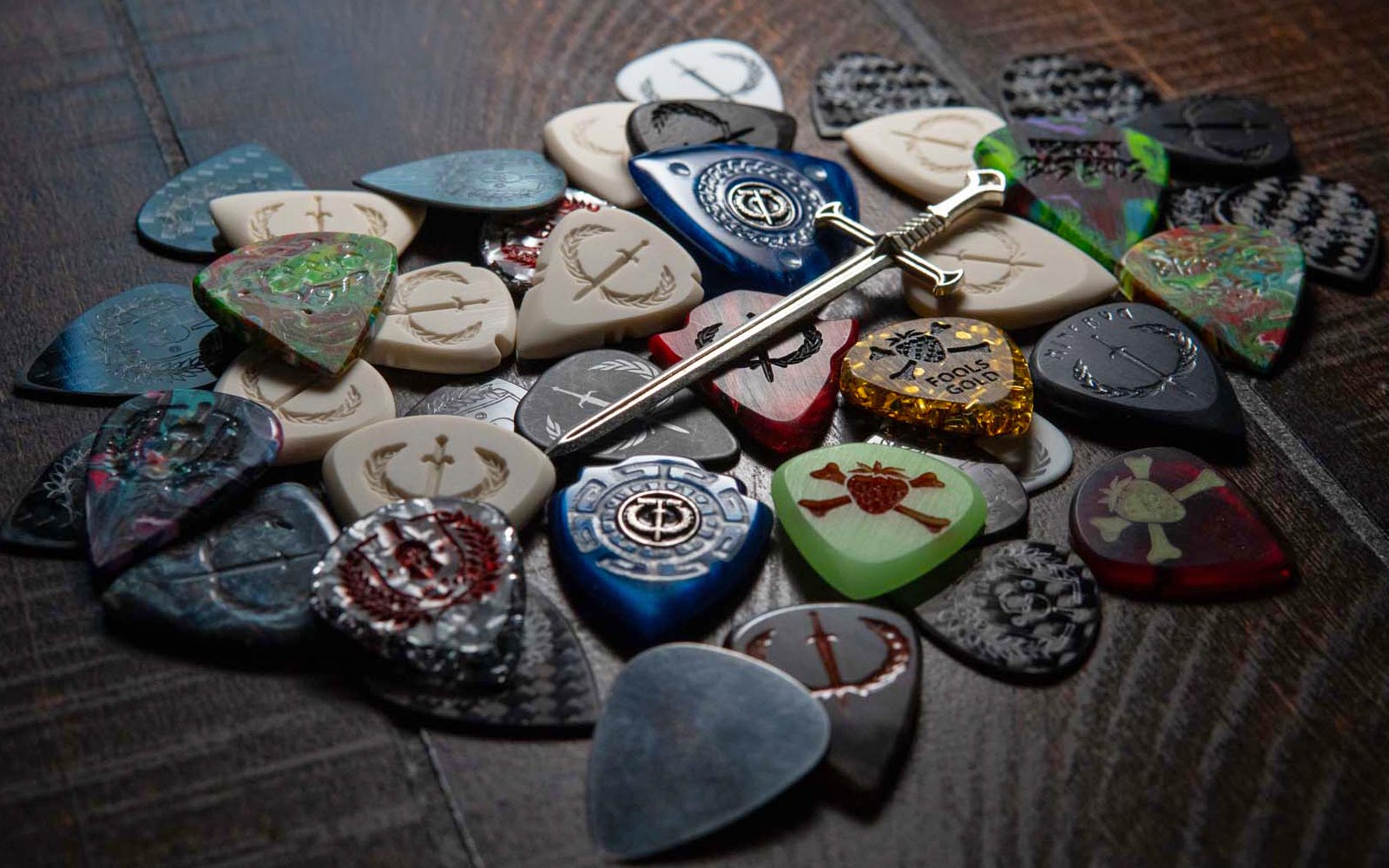 Choosing The Right Guitar Pick - Iron Age Guitar Accessories