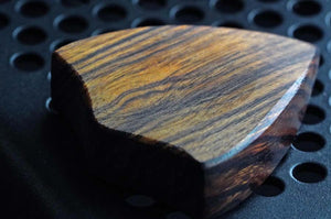 Iron Plectrum